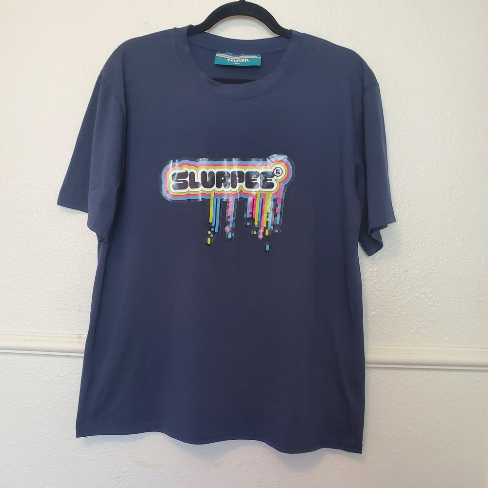7-Eleven Slurpee Graphic T-Shirt Navy Blue Neon Drip Logo Large